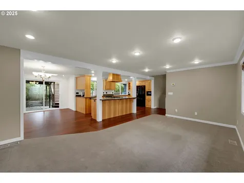 1332 Jeppesen Avenue Eugene OR 97401