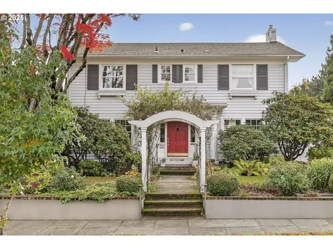 3532 NE Couch Street Portland OR 97232