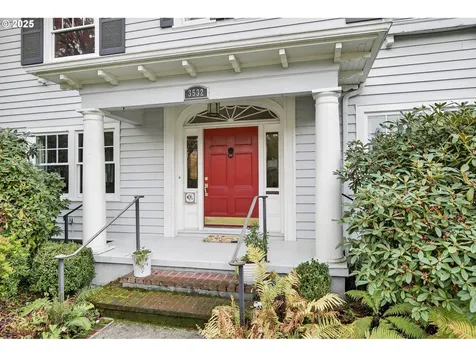 3532 NE Couch Street Portland OR 97232