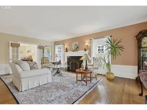 3532 NE Couch Street Portland OR 97232