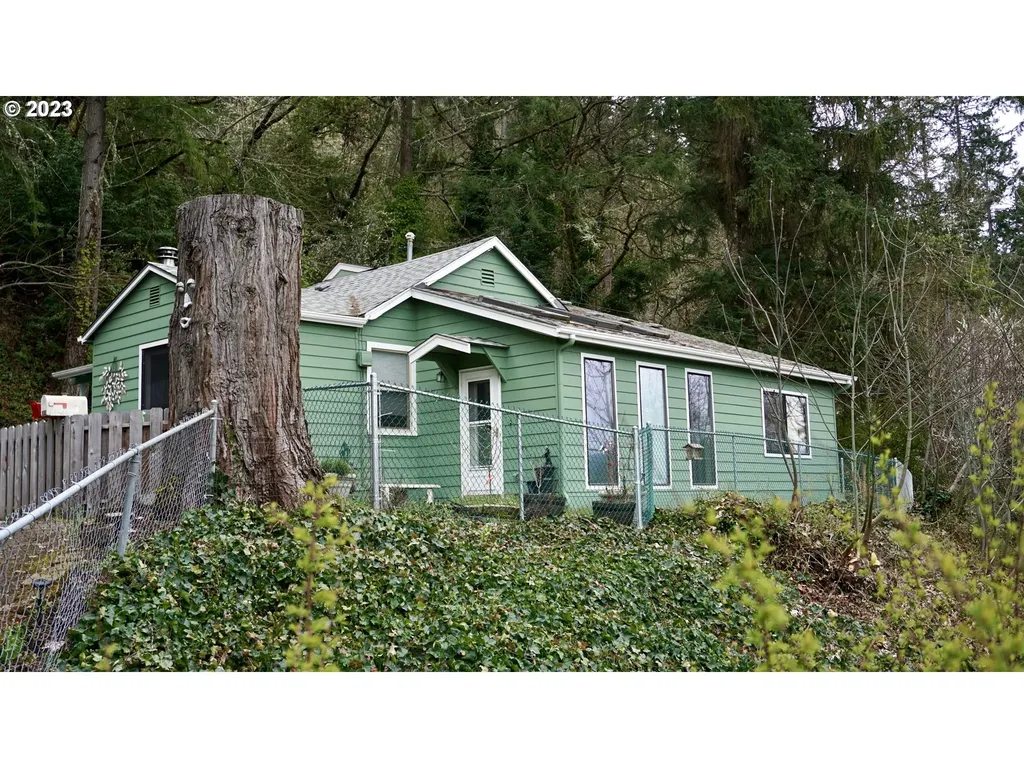 1076 W Ridgeview Court Roseburg OR 97471