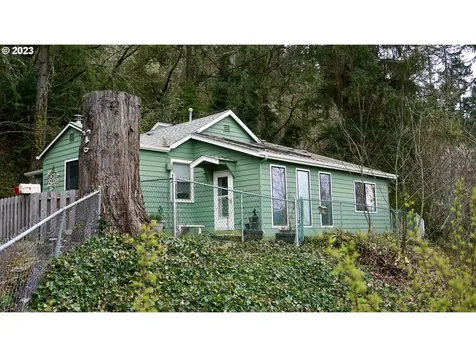 1076 W Ridgeview Court Roseburg OR 97471