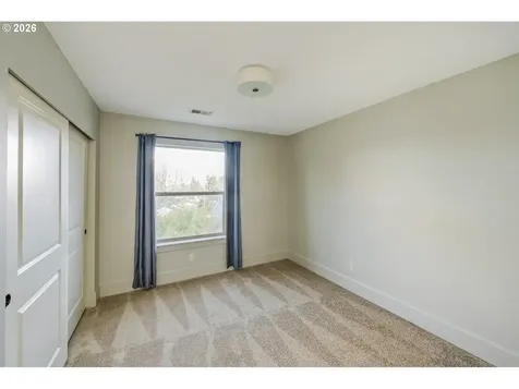 4557 NE Going Street Portland OR 97218