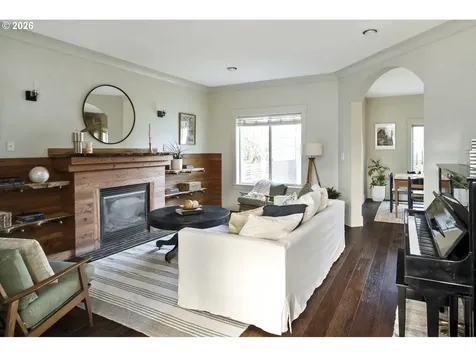 4557 NE Going Street Portland OR 97218