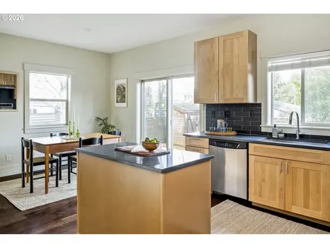 4557 NE Going Street Portland OR 97218