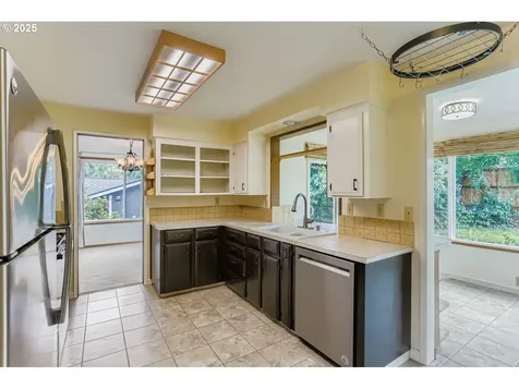 14320 SW Cherryhill Drive Beaverton OR 97008
