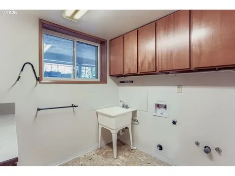 14320 SW Cherryhill Drive Beaverton OR 97008