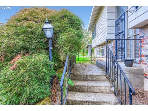 14320 SW Cherryhill Drive Beaverton OR 97008