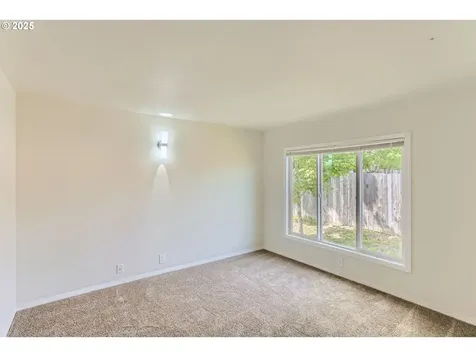1643 NW 6th Street Mcminnville OR 97128