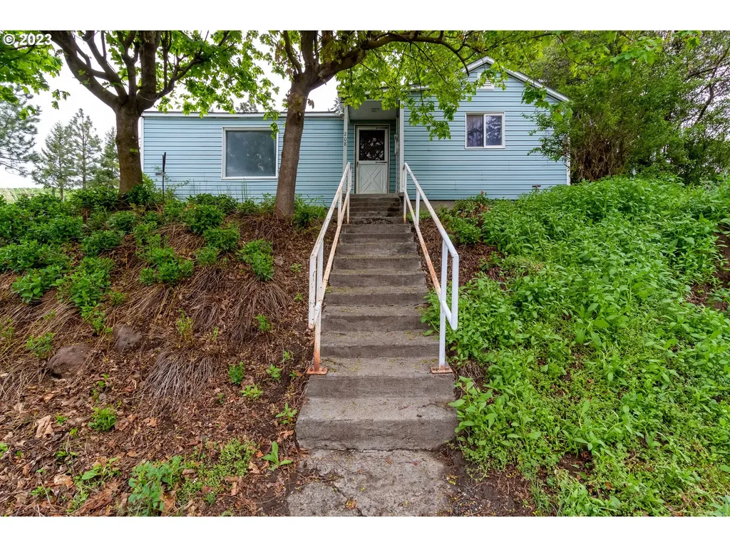 208 N Broad Street Weston OR 97886
