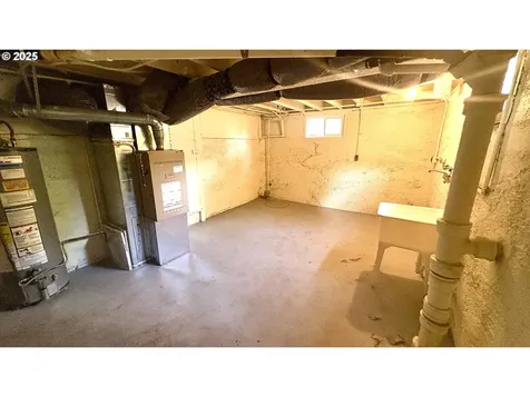 7515 NE Glisan Street Portland OR 97213
