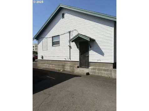 7515 NE Glisan Street Portland OR 97213
