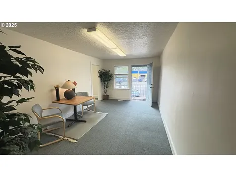 7515 NE Glisan Street Portland OR 97213