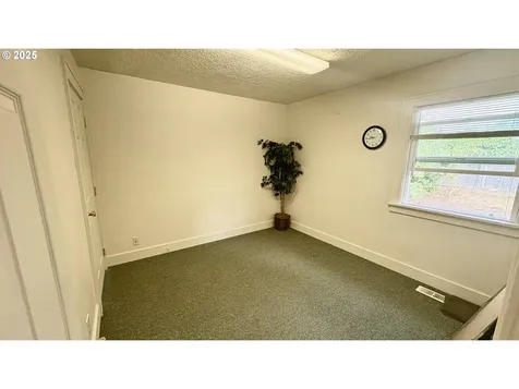 7515 NE Glisan Street Portland OR 97213