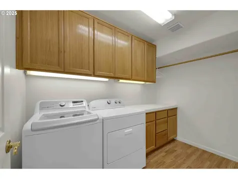 3352 Bentley Avenue Eugene OR 97405