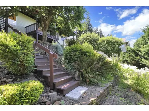 3352 Bentley Avenue Eugene OR 97405