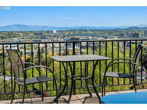 2831 NW Westover Road Portland OR 97210