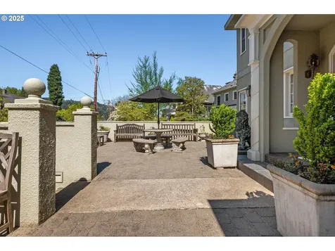 2831 NW Westover Road Portland OR 97210