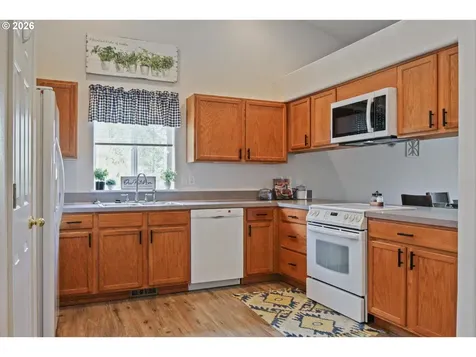 143 NW Elderberry Lane Dallas OR 97338