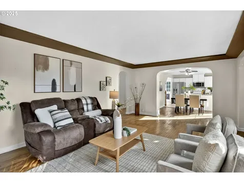 318 NE 9th Avenue Canby OR 97013