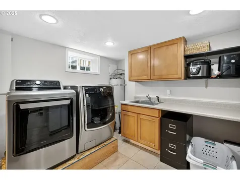 318 NE 9th Avenue Canby OR 97013