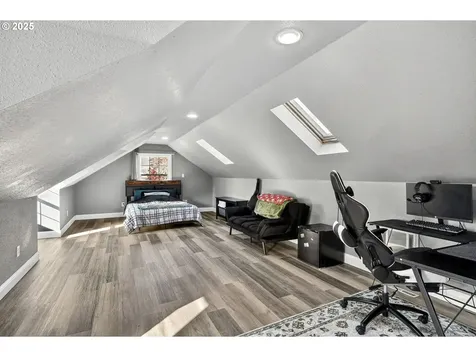 318 NE 9th Avenue Canby OR 97013