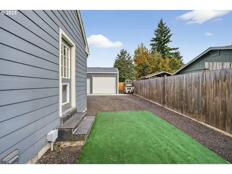318 NE 9th Avenue Canby OR 97013