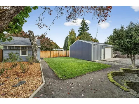 318 NE 9th Avenue Canby OR 97013
