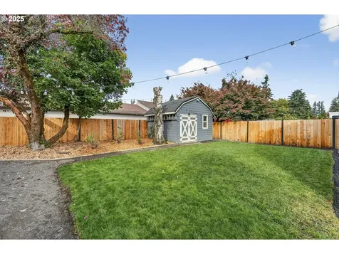 318 NE 9th Avenue Canby OR 97013