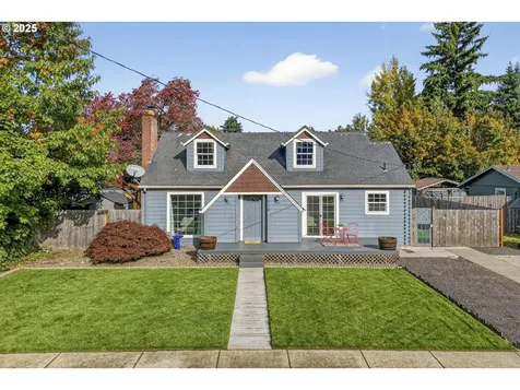 318 NE 9th Avenue Canby OR 97013