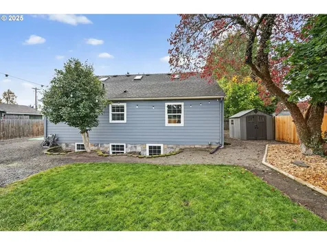 318 NE 9th Avenue Canby OR 97013