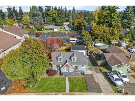 318 NE 9th Avenue Canby OR 97013