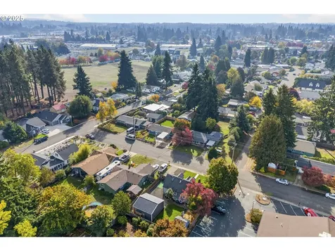 318 NE 9th Avenue Canby OR 97013