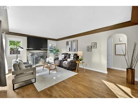 318 NE 9th Avenue Canby OR 97013