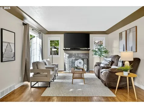 318 NE 9th Avenue Canby OR 97013