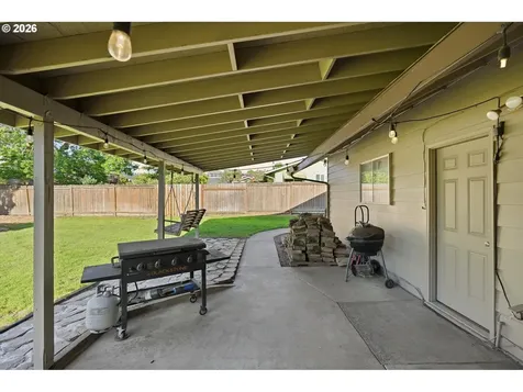 609 E Sunset Court Newberg OR 97132