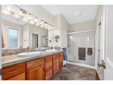 867 Corsair Drive Independence OR 97351