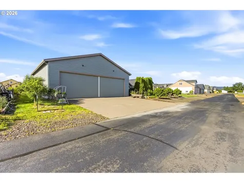 867 Corsair Drive Independence OR 97351
