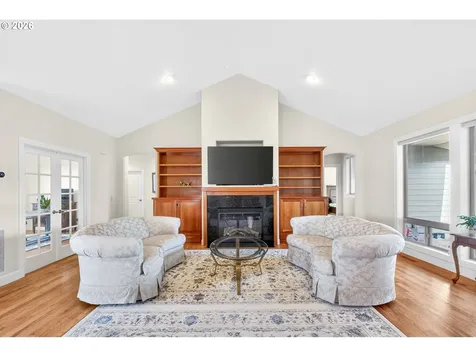 867 Corsair Drive Independence OR 97351