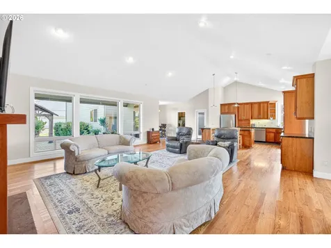 867 Corsair Drive Independence OR 97351