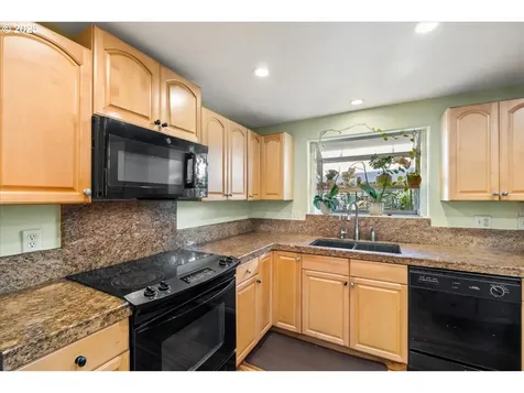 3135 SE Brian Street Hillsboro OR 97123
