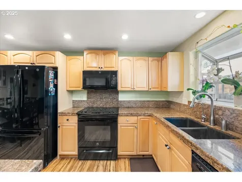 3135 SE Brian Street Hillsboro OR 97123