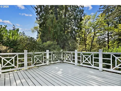 2348 Summit Drive Lake Oswego OR 97034