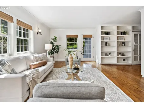 2348 Summit Drive Lake Oswego OR 97034
