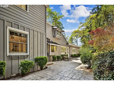 2348 Summit Drive Lake Oswego OR 97034