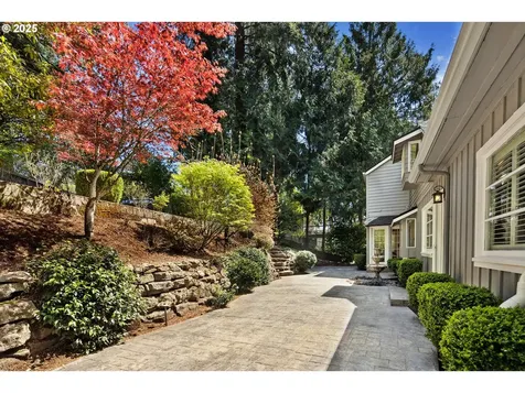 2348 Summit Drive Lake Oswego OR 97034