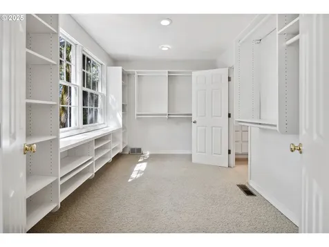 2348 Summit Drive Lake Oswego OR 97034