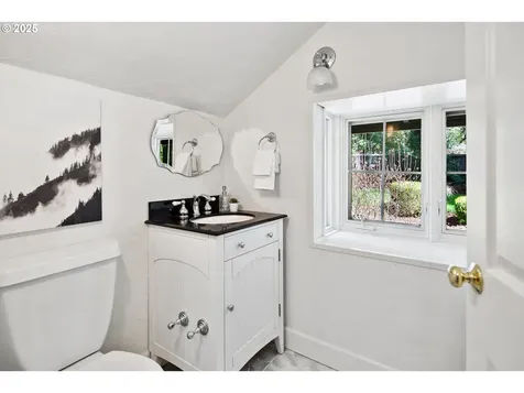 2348 Summit Drive Lake Oswego OR 97034