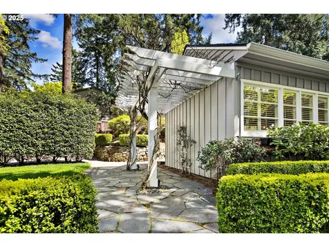 2348 Summit Drive Lake Oswego OR 97034