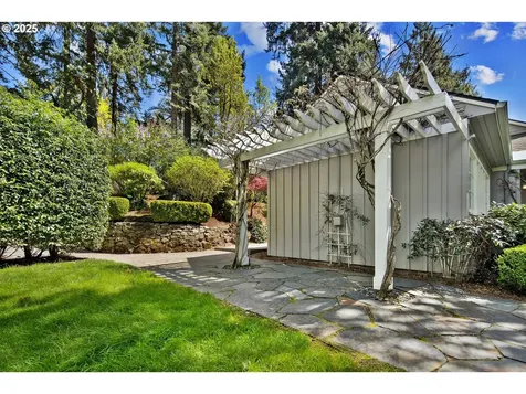 2348 Summit Drive Lake Oswego OR 97034